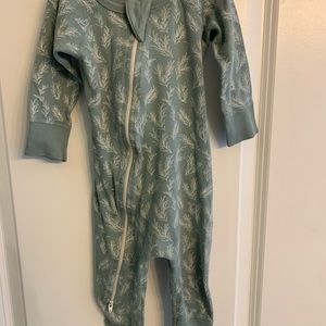 Sapling Organics Zip Romper 6-12 M.